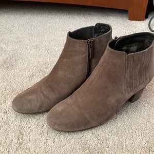 Aquatalia Fallyn waterproof suede bootie 6.5